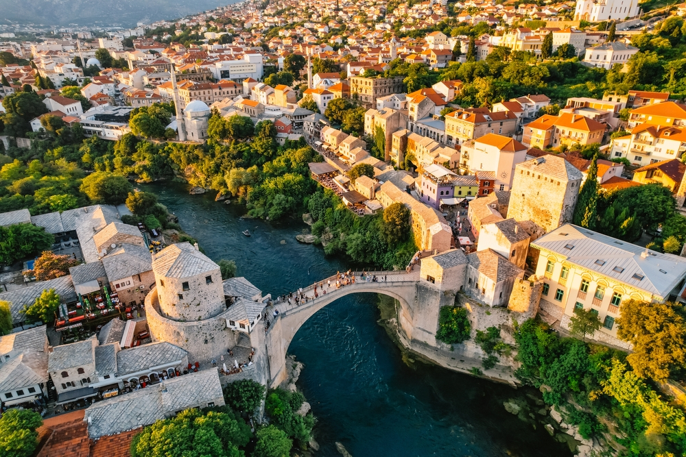 Balkanların Esrarengiz Dünyası: Anında Tur ile Keşfedin